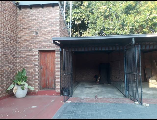 2 BEDROOM APARTMENT FOR SALE IN RUSTENBURG CENTRAL